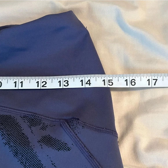 Unbranded Women’s Capri Leggings Size Sm Deep Blue Pattern Compression Pockets - Picture 5 of 8